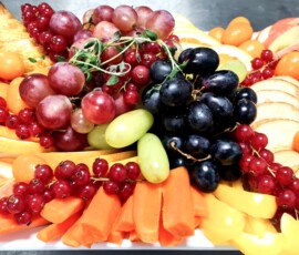 Kohvipaus värskete puuviljadega Ristna sadamas Ristna sadam kohvipaus puuviljad catering üritusel